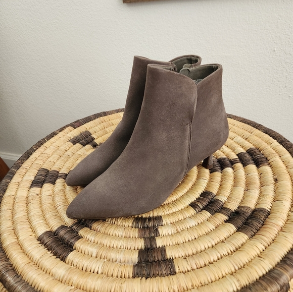 NWOT Rockport Alaiya Plain B Ankle Boot 7, kitten heal bootie - brand new - Picture 4 of 9
